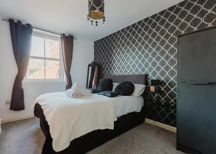 Hullidays - Theatre Side Apartment - Refurbished 2023